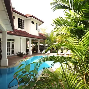 Rumah Putih Near Klia Sepang